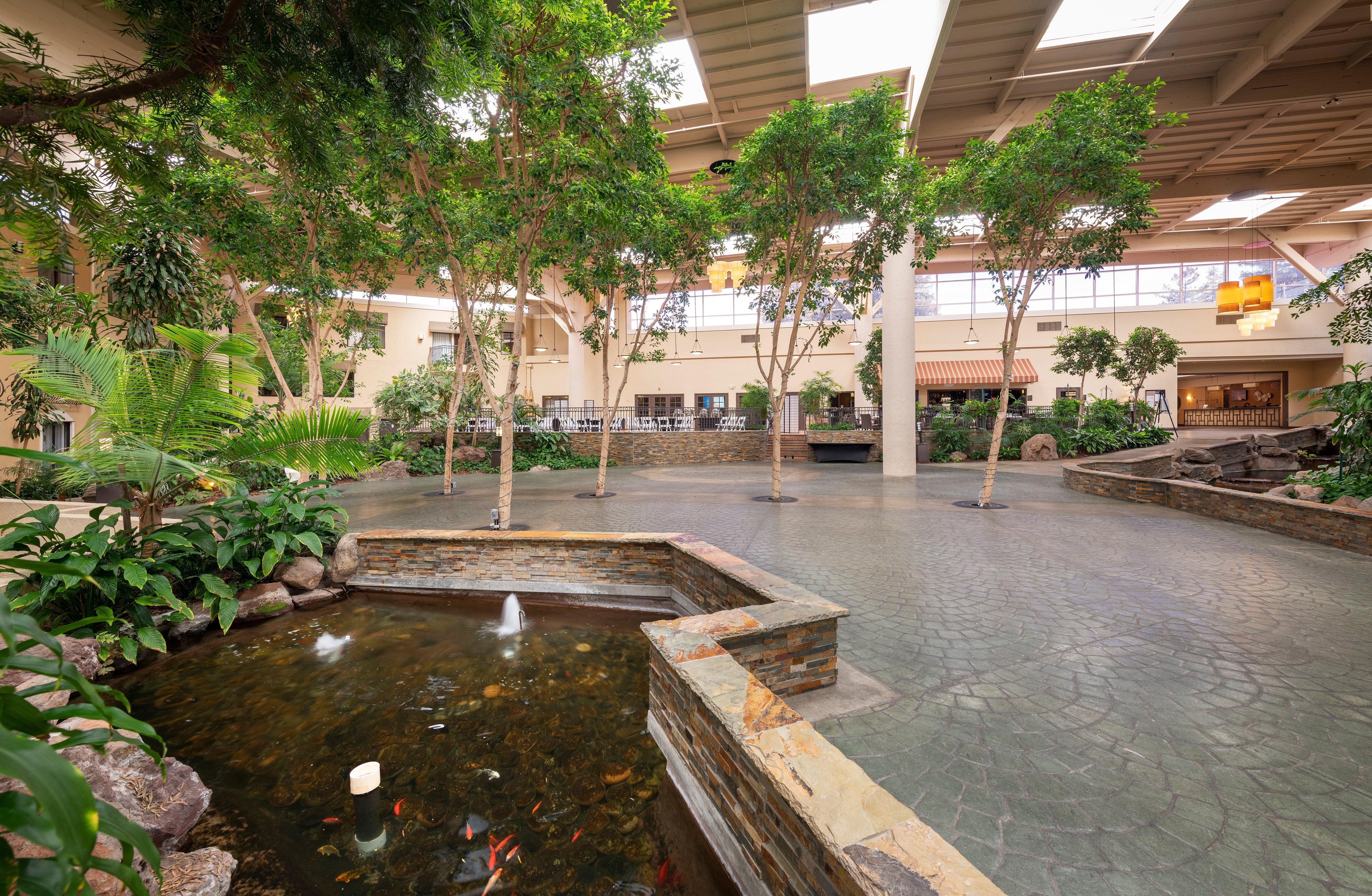 Concord Plaza Hotel Exterior foto