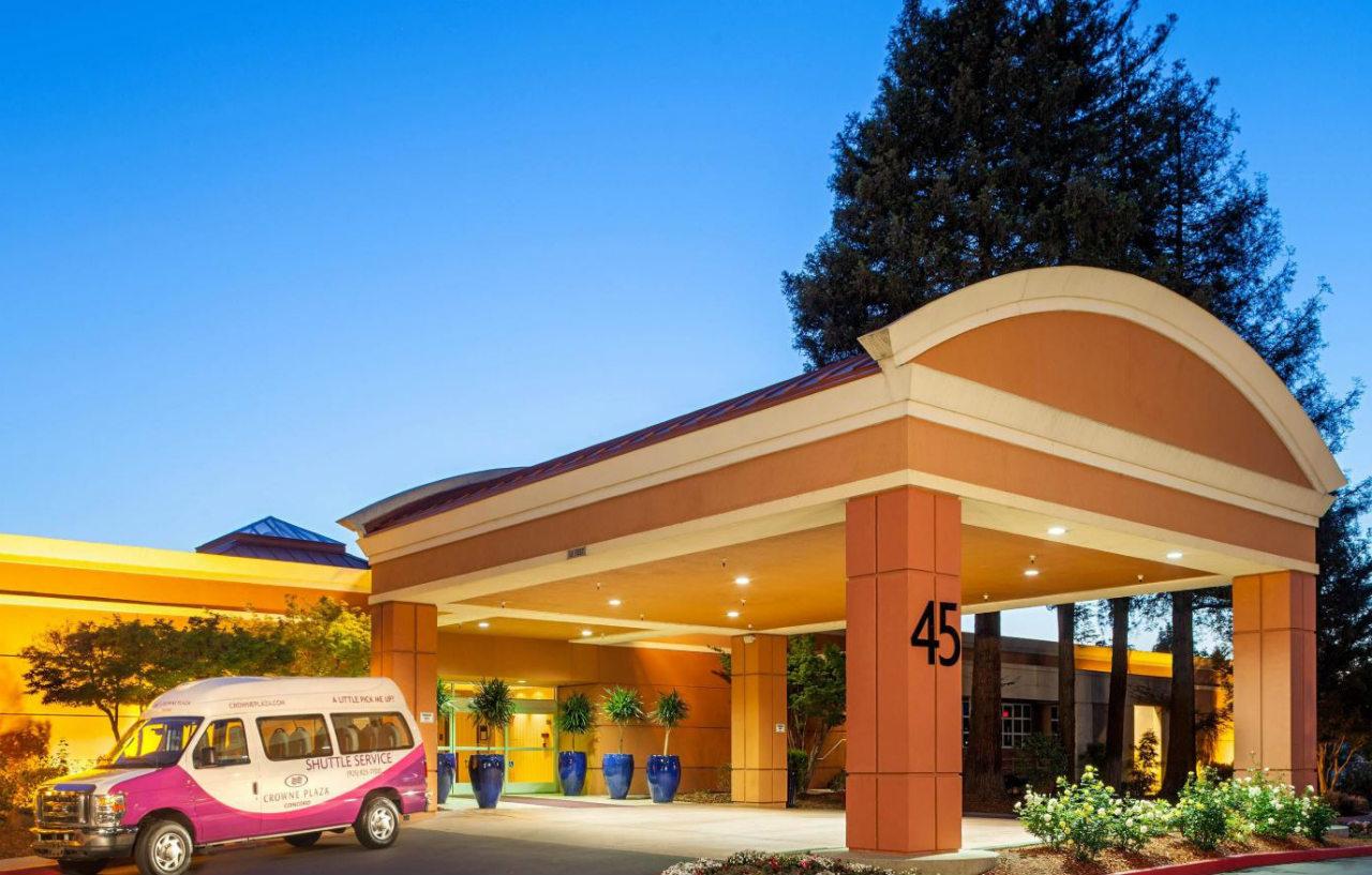 Concord Plaza Hotel Exterior foto